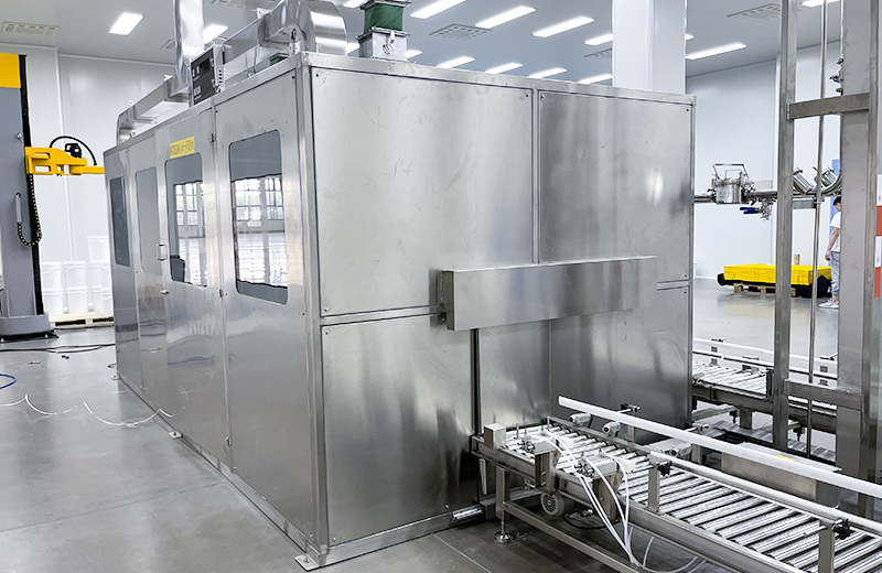 GAF-30S2AH20L液体自动灌装生产线客户现场3