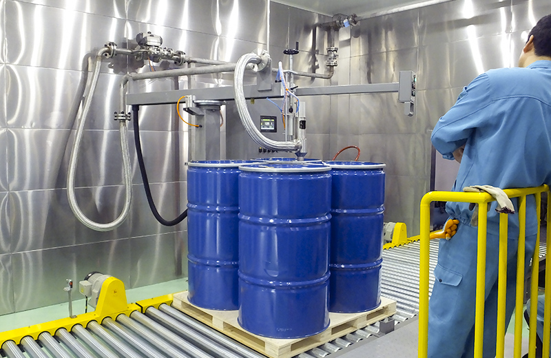 200Lx4桶_吨桶灌装生产线_客户现场